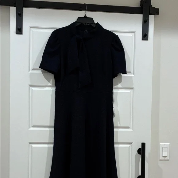 Maggy London Short Sleeve Necktie Navy Midi Dress - Picture 2 of 7